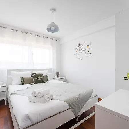 Guestready - A Brilliant Near Alma Mall شقة